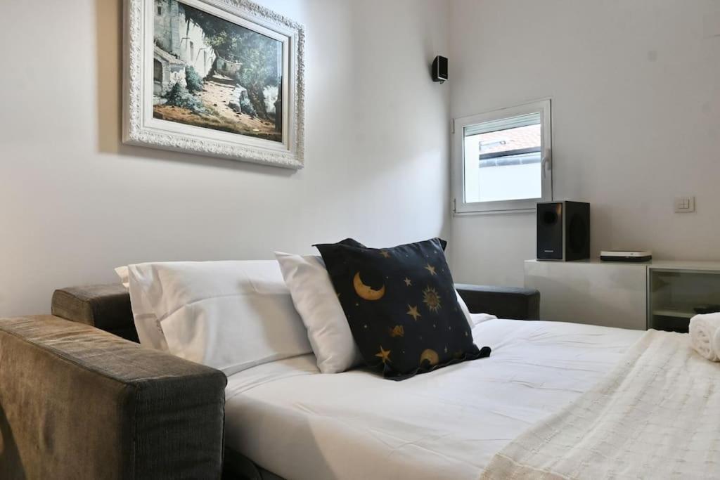 For You Rentals Apartamento Temporal Con Encanto A Pocos Metros Del Sol Myr13 Madrid Bagian luar foto