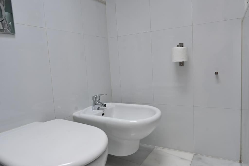For You Rentals Apartamento Temporal Con Encanto A Pocos Metros Del Sol Myr13 Madrid Bagian luar foto