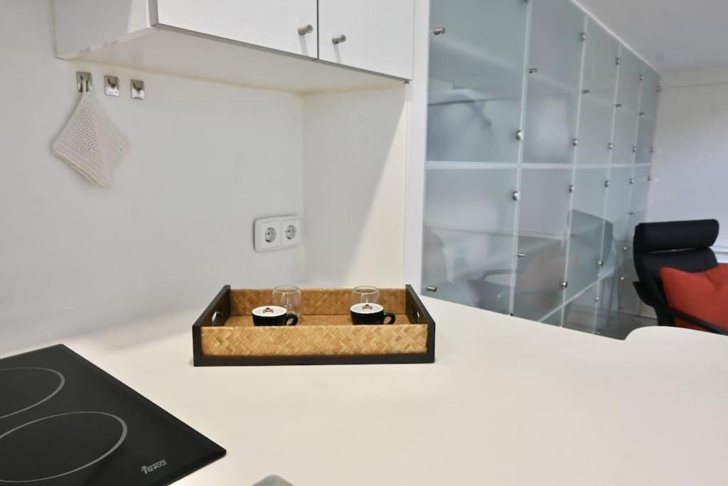 For You Rentals Apartamento Temporal Con Encanto A Pocos Metros Del Sol Myr13 Madrid Bagian luar foto