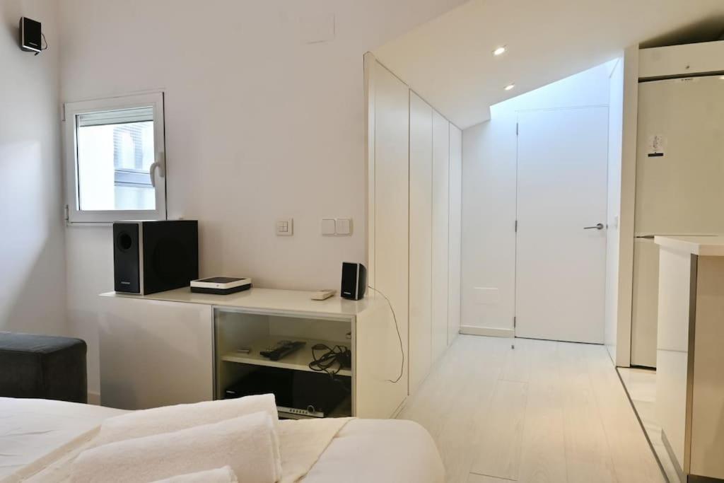 For You Rentals Apartamento Temporal Con Encanto A Pocos Metros Del Sol Myr13 Madrid Bagian luar foto